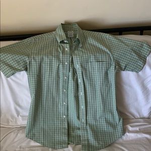 Non iron shirt sleeve button up shirt